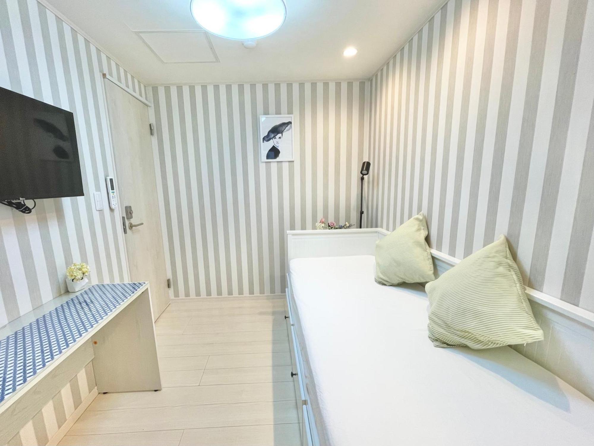 Kosumosu Hotell Tokyo prefektur Exteriör bild